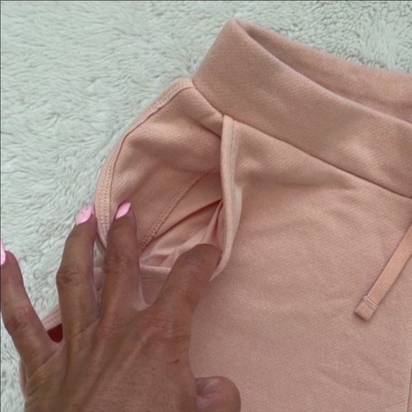 (NWT) The North Face Women's Simple Logo Short in Evening Sand Pink - Picture 5 of 14